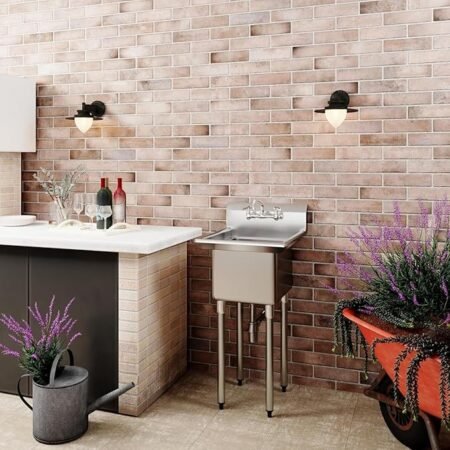 Single Bowl Stainless Steel Commercial Utility Sink with High Backsplash and Swivel Faucet – Free-Standing Slop Sink for Laundry, Garage, and Outdoor Use A professional-grade, free-standing single-bowl stainless steel utility sink featuring a high-clearance swivel faucet, a protective backsplash, and four reinforced cylindrical legs with adjustable non-slip feet.